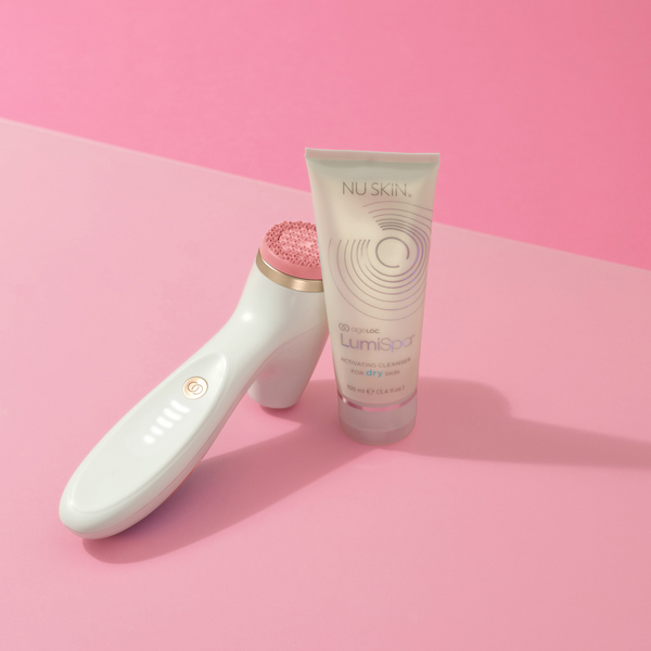 Čisticí sada ageLOC LumiSpa iO Rose Gold Cleansing Kit – pro suchou pleť Čisticí sada ageLOC LumiSpa iO Rose Gold Cleansing Kit – pro suchou pleť