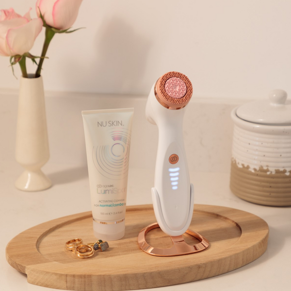 Čisticí sada ageLOC LumiSpa iO Rose Gold Cleansing Kit – pro suchou pleť Čisticí sada ageLOC LumiSpa iO Rose Gold Cleansing Kit – pro suchou pleť